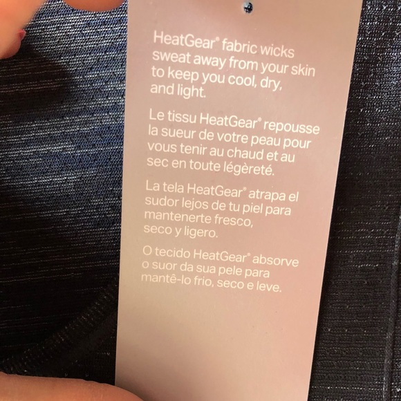 ‼️SOLD‼️Women’s long sleeve Under Armour Shirt - Picture 7 of 8